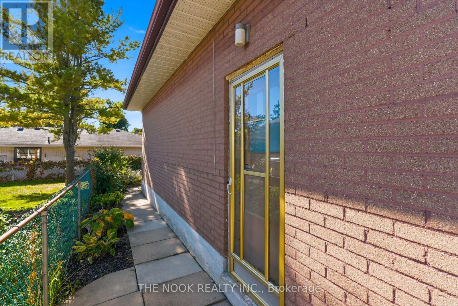 953 Essa Crescent, Pickering, Ontario L1W 2J2 - Photo 46 - E12517908