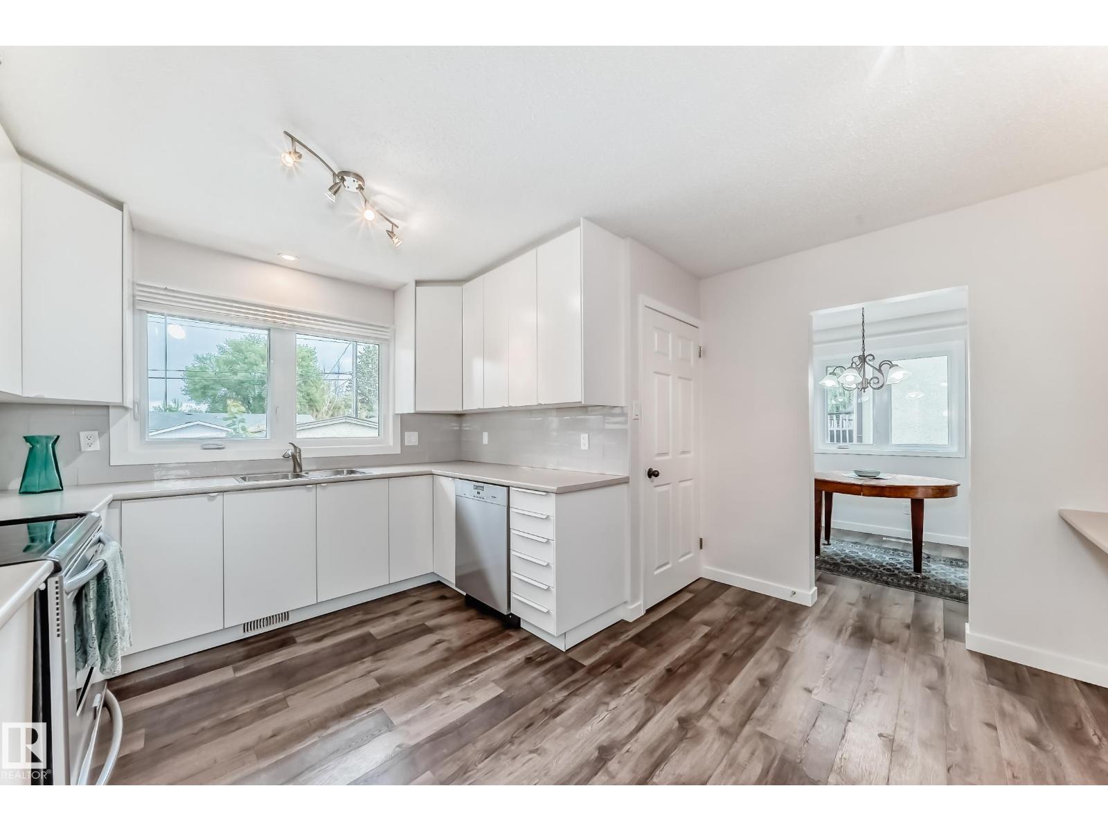 8415 72 St Nw, Edmonton, Alberta  T6B 1Y3 - Photo 3 - E4456882