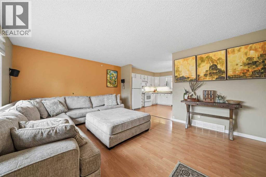 105 Cunningham Crescent, Red Deer, Alberta  T4P 2S2 - Photo 5 - A2269326