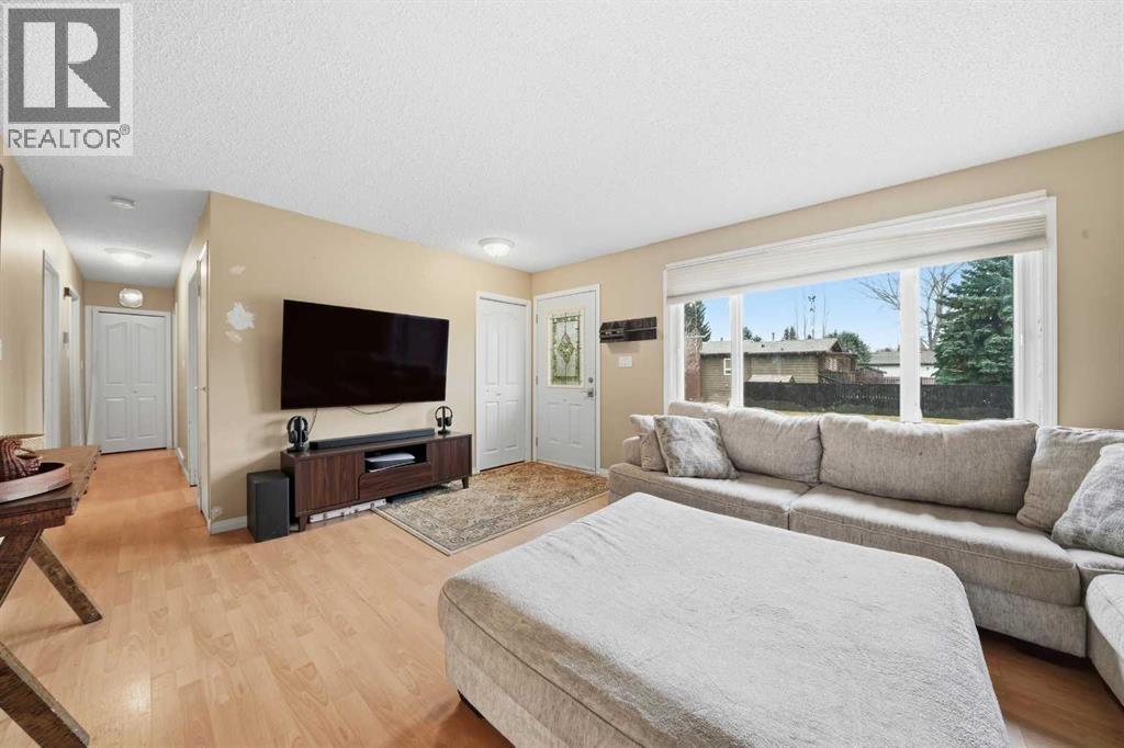 105 Cunningham Crescent, Red Deer, Alberta  T4P 2S2 - Photo 4 - A2269326