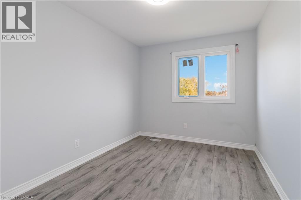 8 War Road, Brantford, Ontario  N3T 5L6 - Photo 34 - 40785983