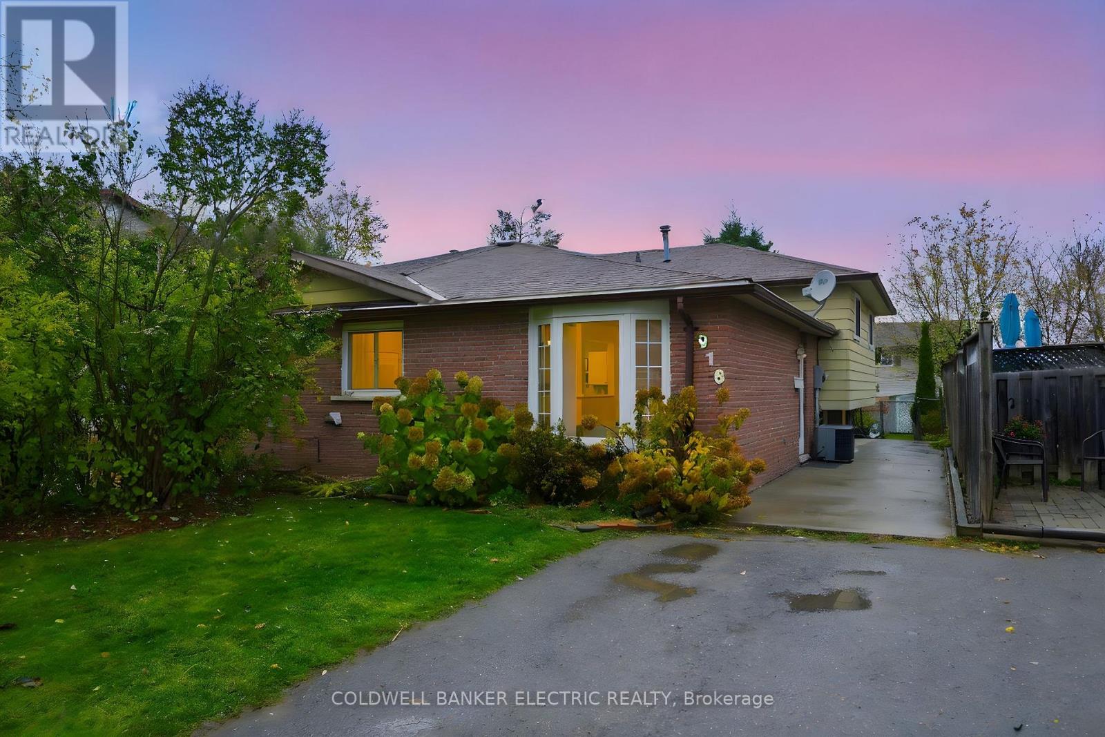 918 ROCHELLE COURT, Peterborough, Ontario