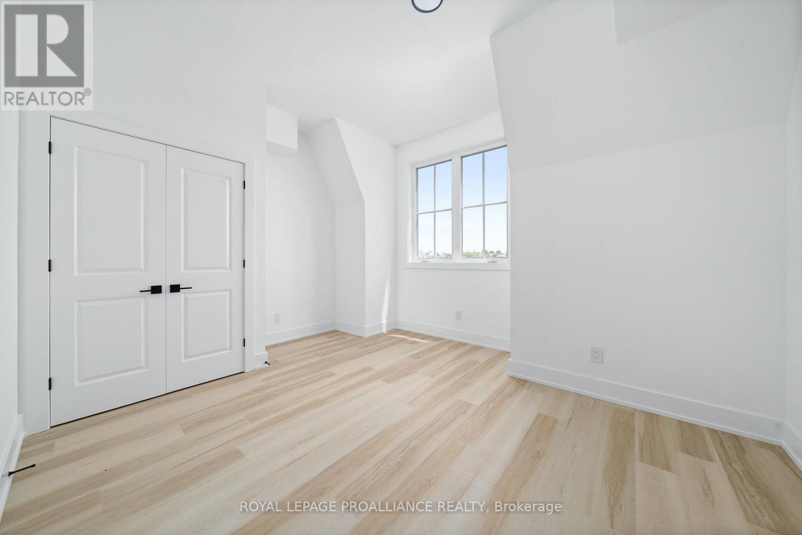 302 - 941 Charles Wilson Parkway, Cobourg, Ontario  K9A 0L2 - Photo 13 - X12517932