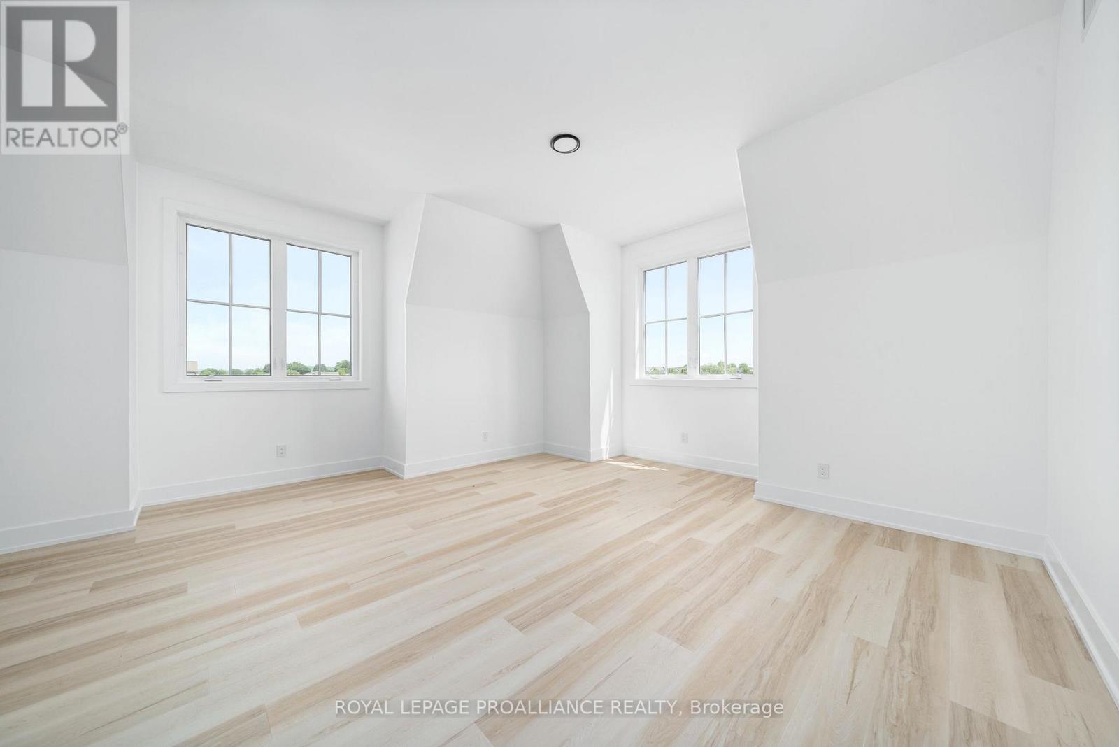 302 - 941 Charles Wilson Parkway, Cobourg, Ontario  K9A 0L2 - Photo 6 - X12517932