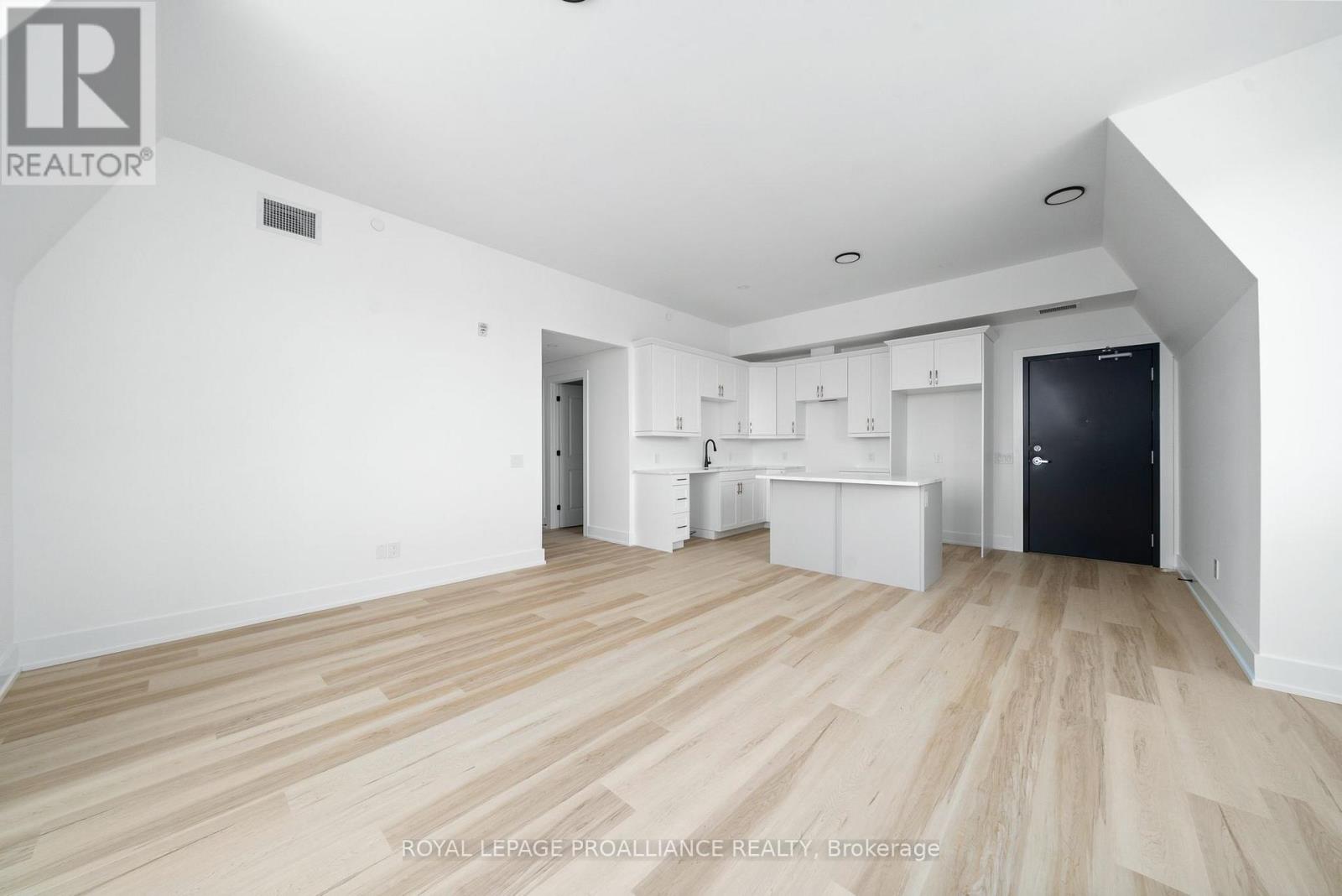 302 - 941 Charles Wilson Parkway, Cobourg, Ontario  K9A 0L2 - Photo 7 - X12517932