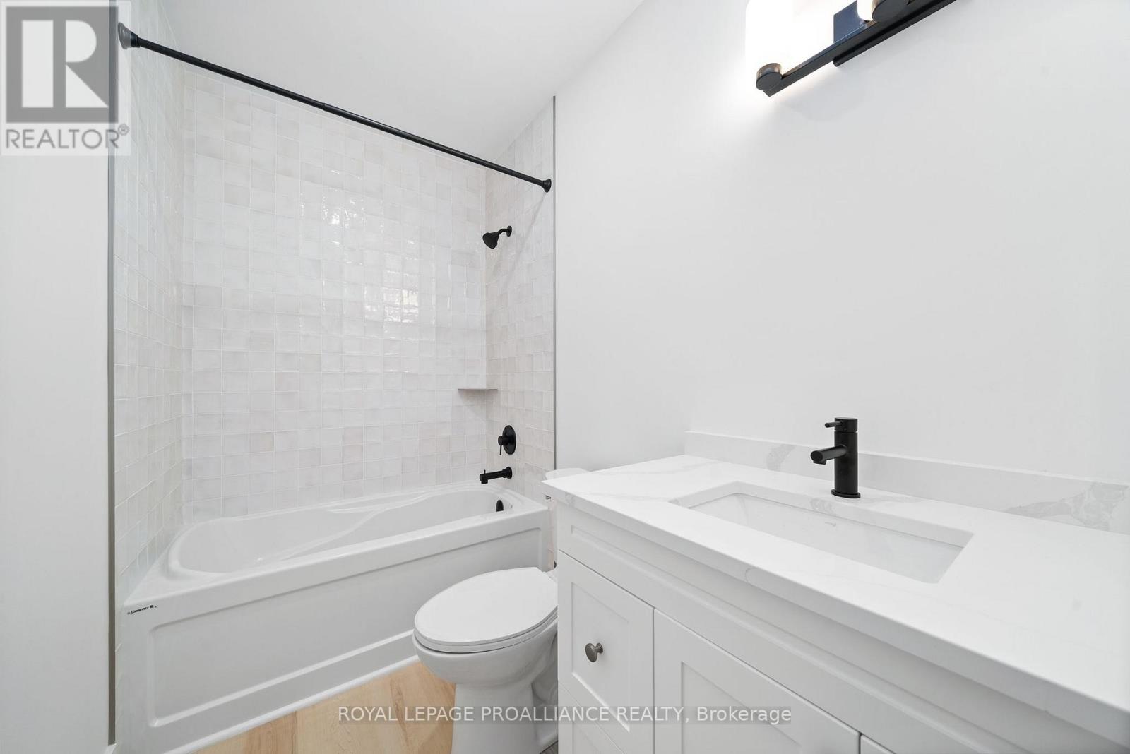 302 - 941 Charles Wilson Parkway, Cobourg, Ontario  K9A 0L2 - Photo 9 - X12517932