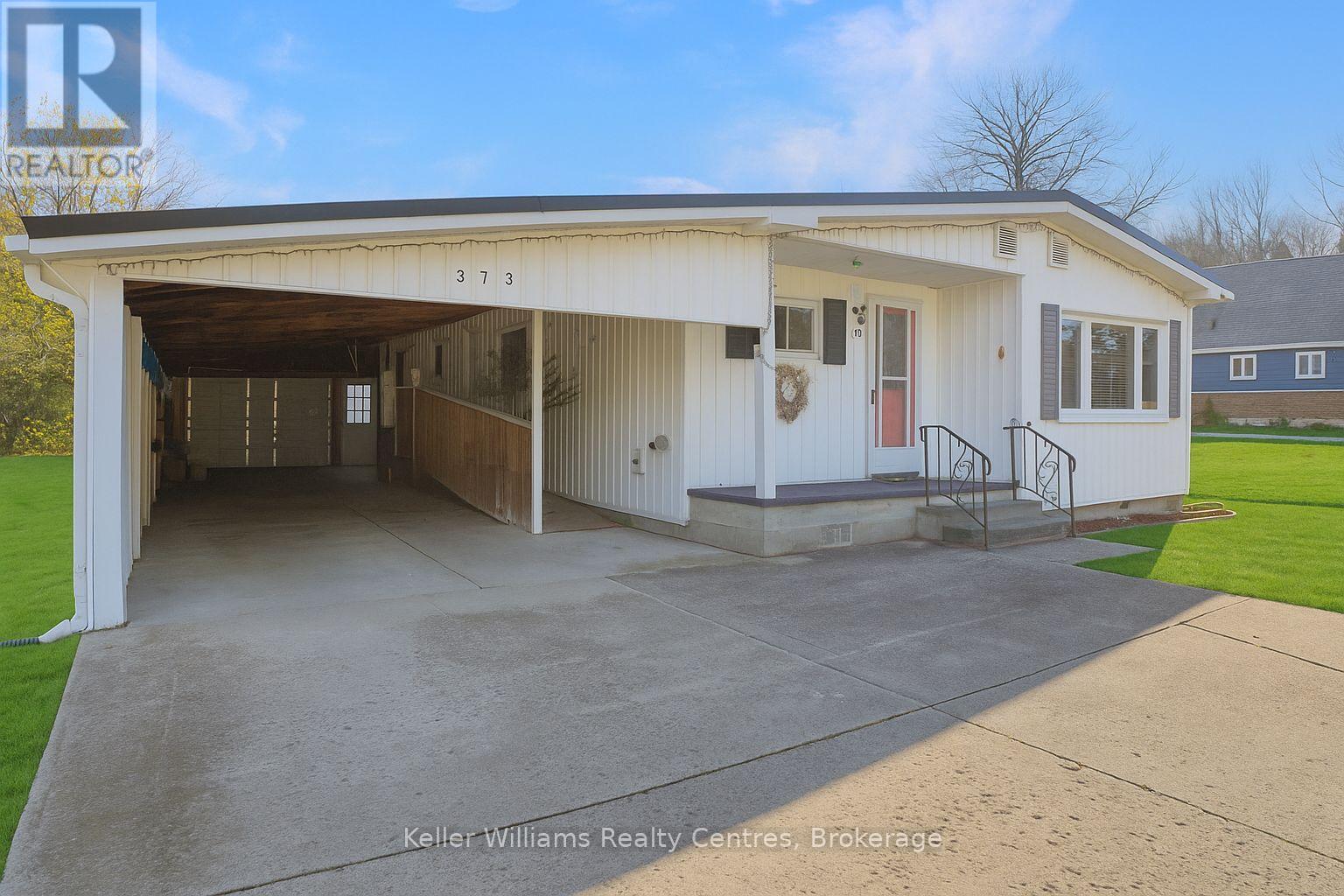 373 Isaac Street, South Bruce Peninsula, Ontario N0H 2T0 - Photo 2 - X12517776