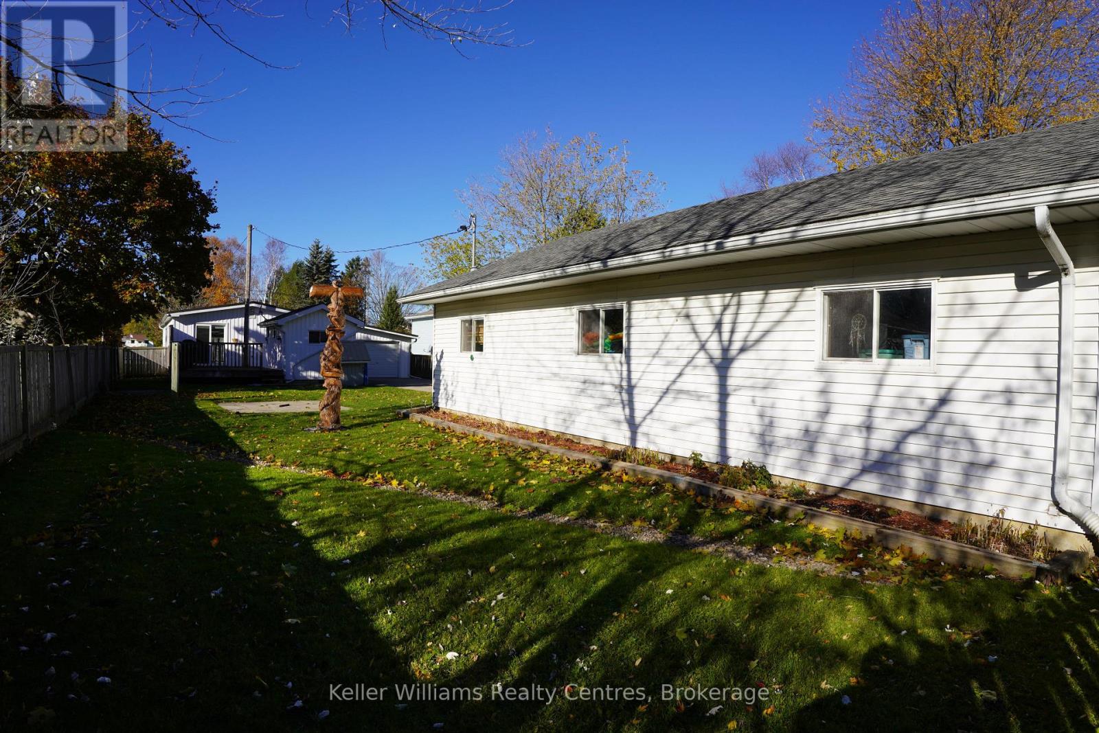 373 Isaac Street, South Bruce Peninsula, Ontario N0H 2T0 - Photo 37 - X12517776