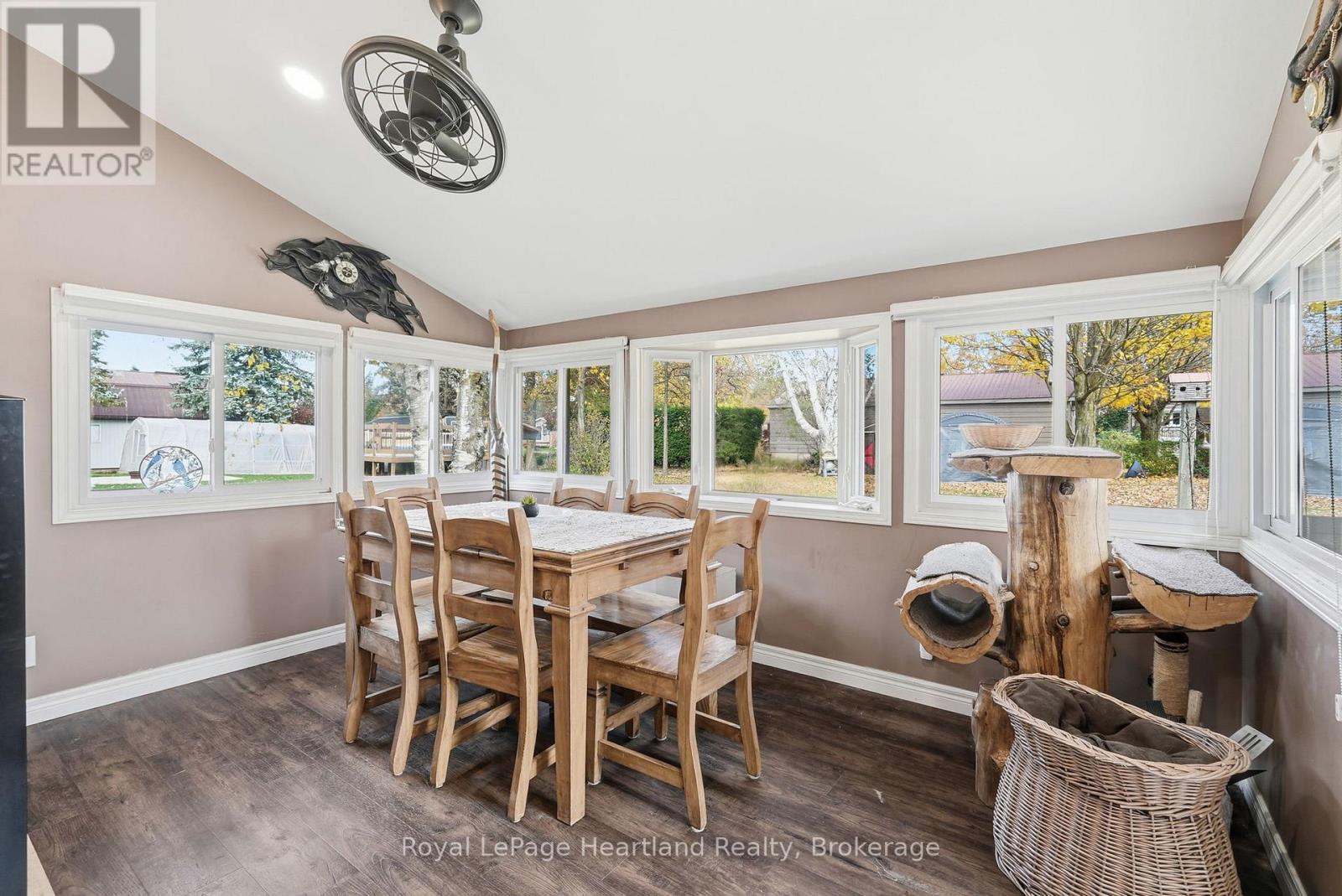 292 Wellington Street, North Huron, Ontario N0M 1H0 - Photo 20 - X12517786