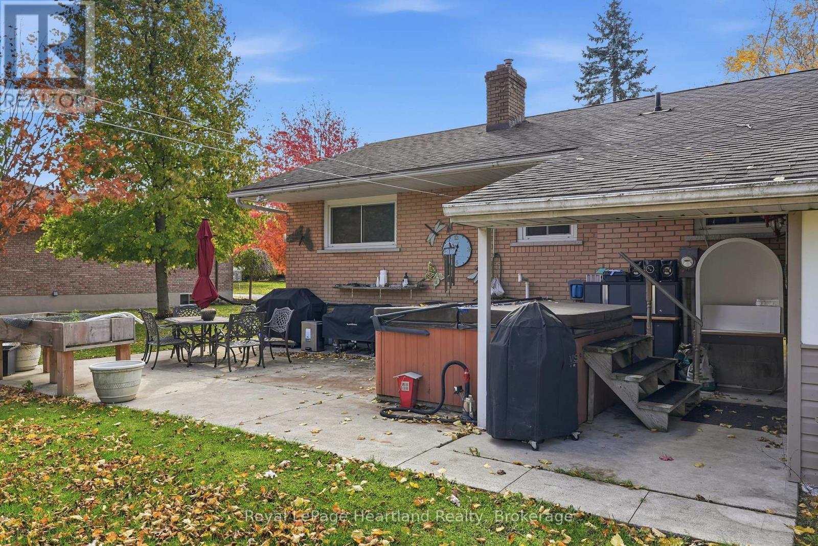 292 Wellington Street, North Huron, Ontario N0M 1H0 - Photo 31 - X12517786