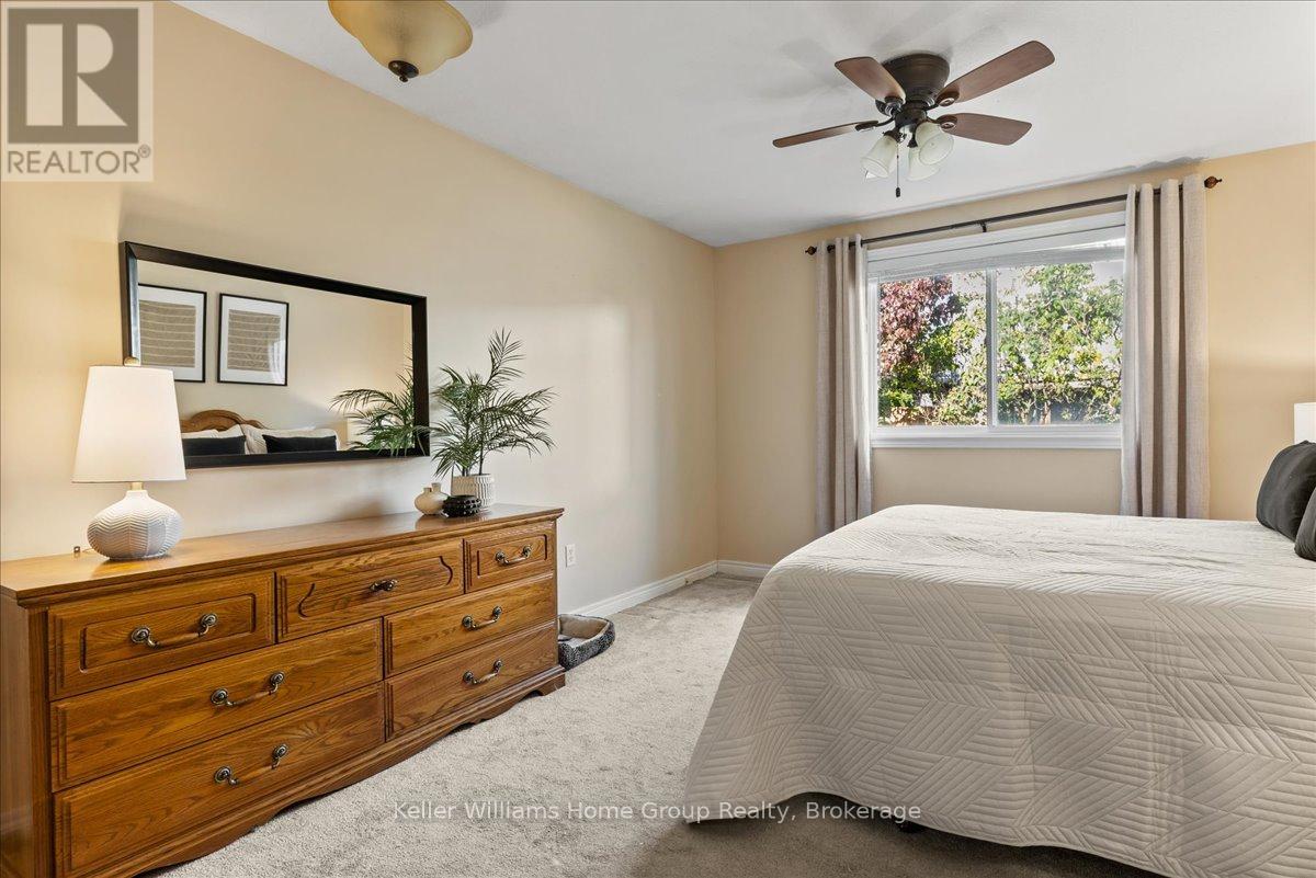 431 Starwood Drive, Guelph, Ontario N1E 7A4 - Photo 12 - X12517788