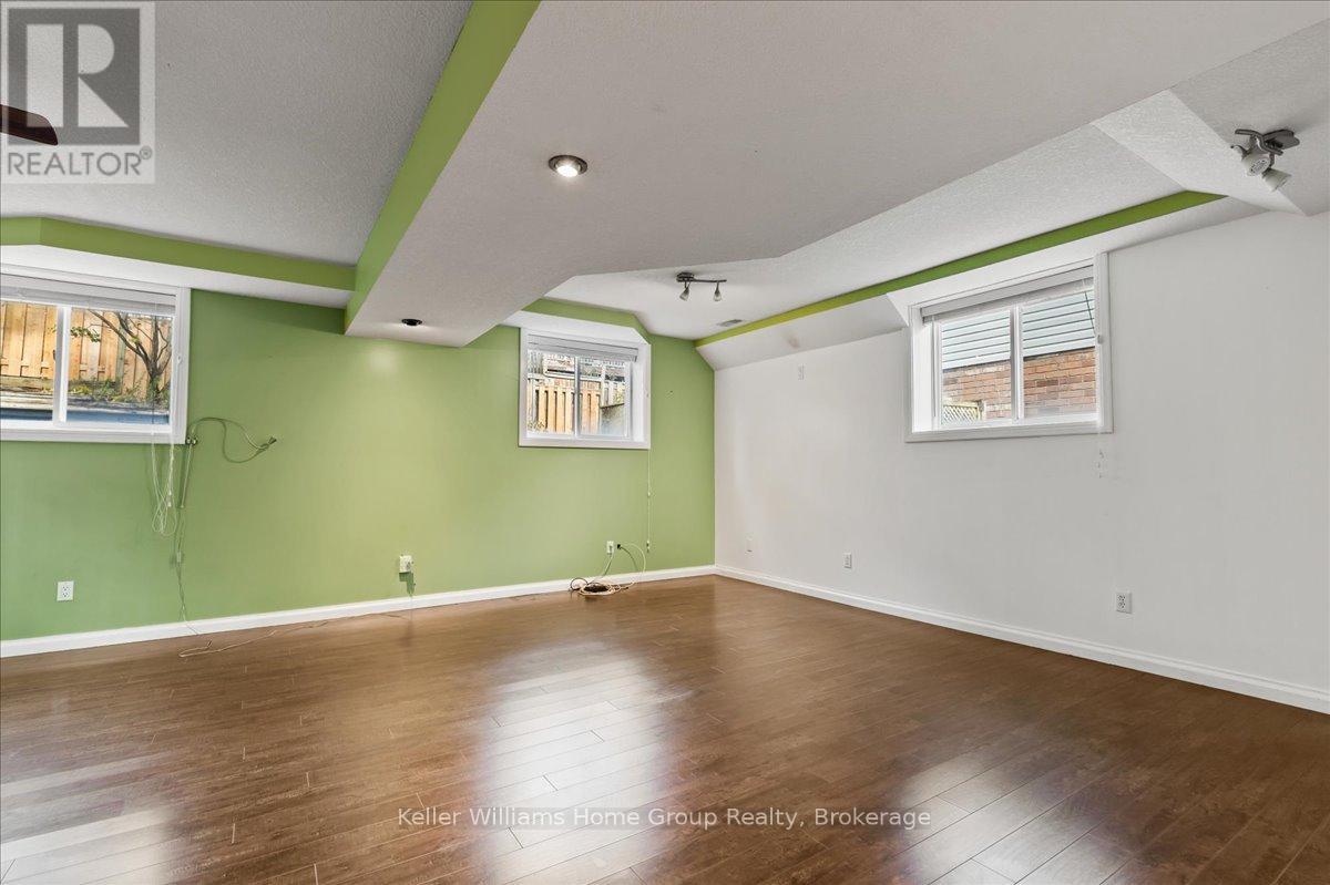 431 Starwood Drive, Guelph, Ontario N1E 7A4 - Photo 21 - X12517788