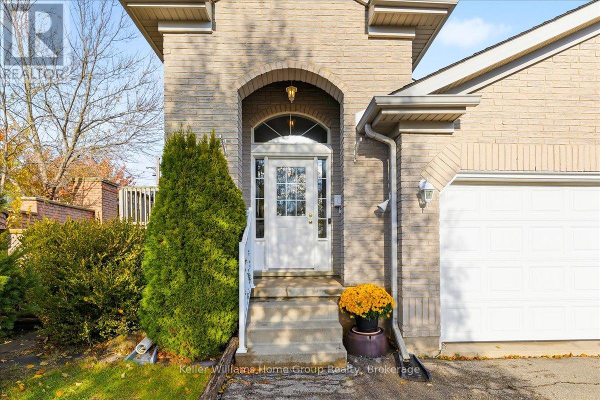 431 Starwood Drive, Guelph, Ontario N1E 7A4 - Photo 3 - X12517788