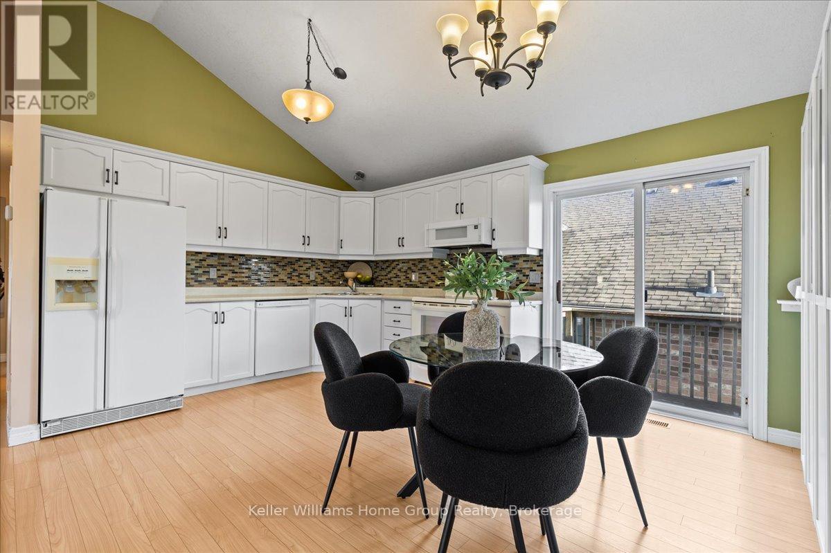 431 Starwood Drive, Guelph, Ontario N1E 7A4 - Photo 5 - X12517788