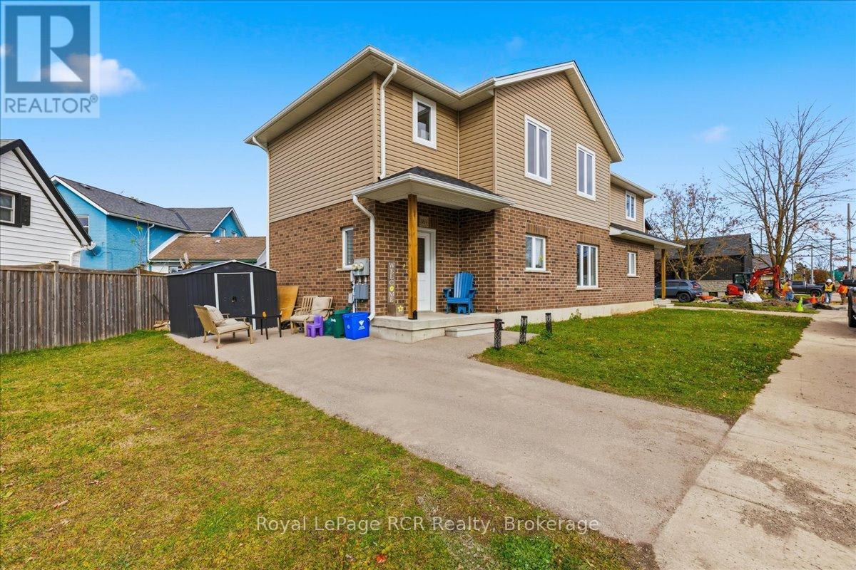 38 Cogourg Lane, Stratford, Ontario N5A 1E7 - Photo 2 - X12517818