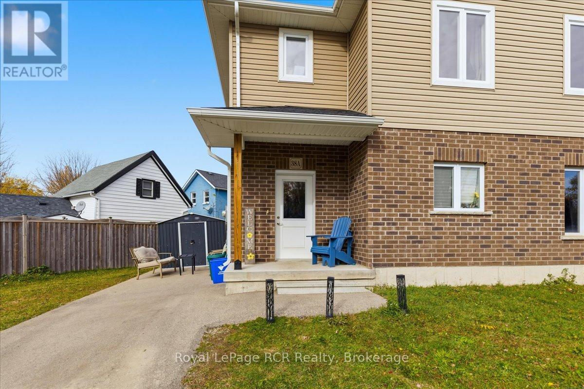 38 Cogourg Lane, Stratford, Ontario N5A 1E7 - Photo 4 - X12517818