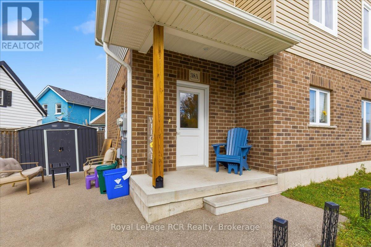 38 Cogourg Lane, Stratford, Ontario N5A 1E7 - Photo 5 - X12517818