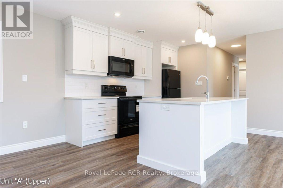 38 Cogourg Lane, Stratford, Ontario N5A 1E7 - Photo 8 - X12517818