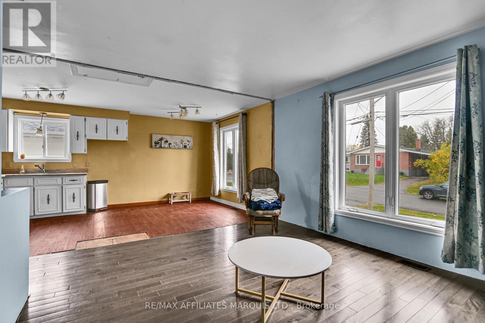 1531 Champagne Avenue, Cornwall, Ontario K6J 4W7 - Photo 9 - X12475289