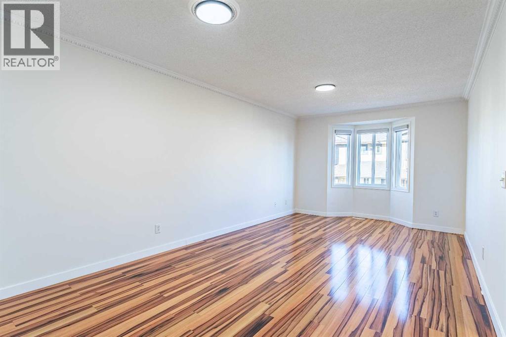 Property at 121 Eversyde Point SW image 4