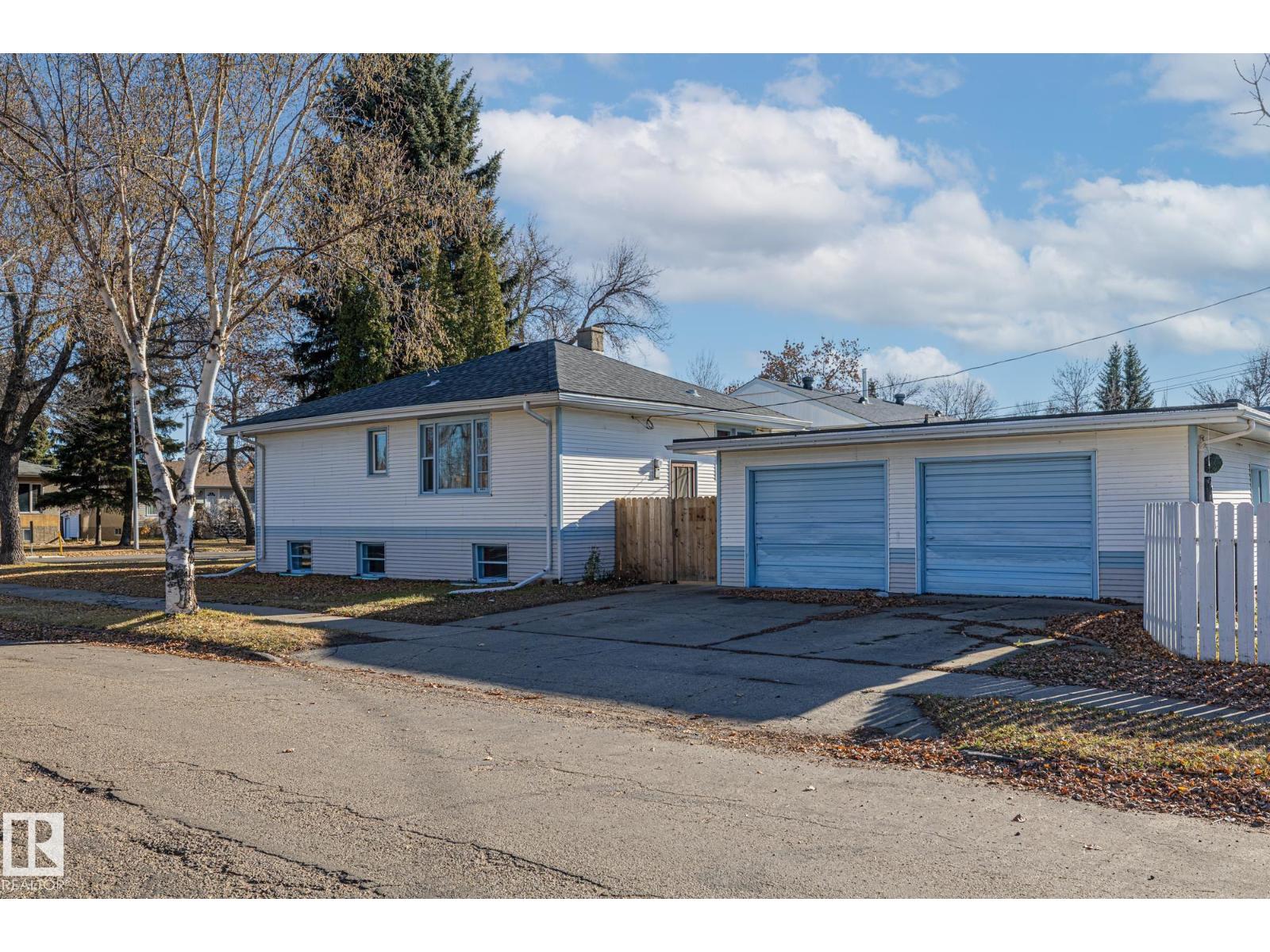 10818 38 ST NW, Edmonton, Alberta
