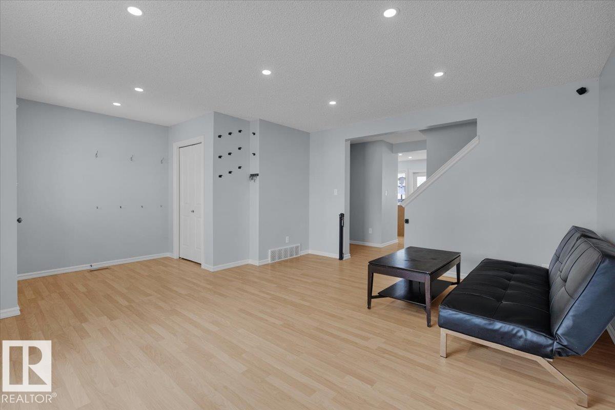 8647 173 Av Nw, Edmonton, Alberta  T5Z 3W4 - Photo 8 - E4464929