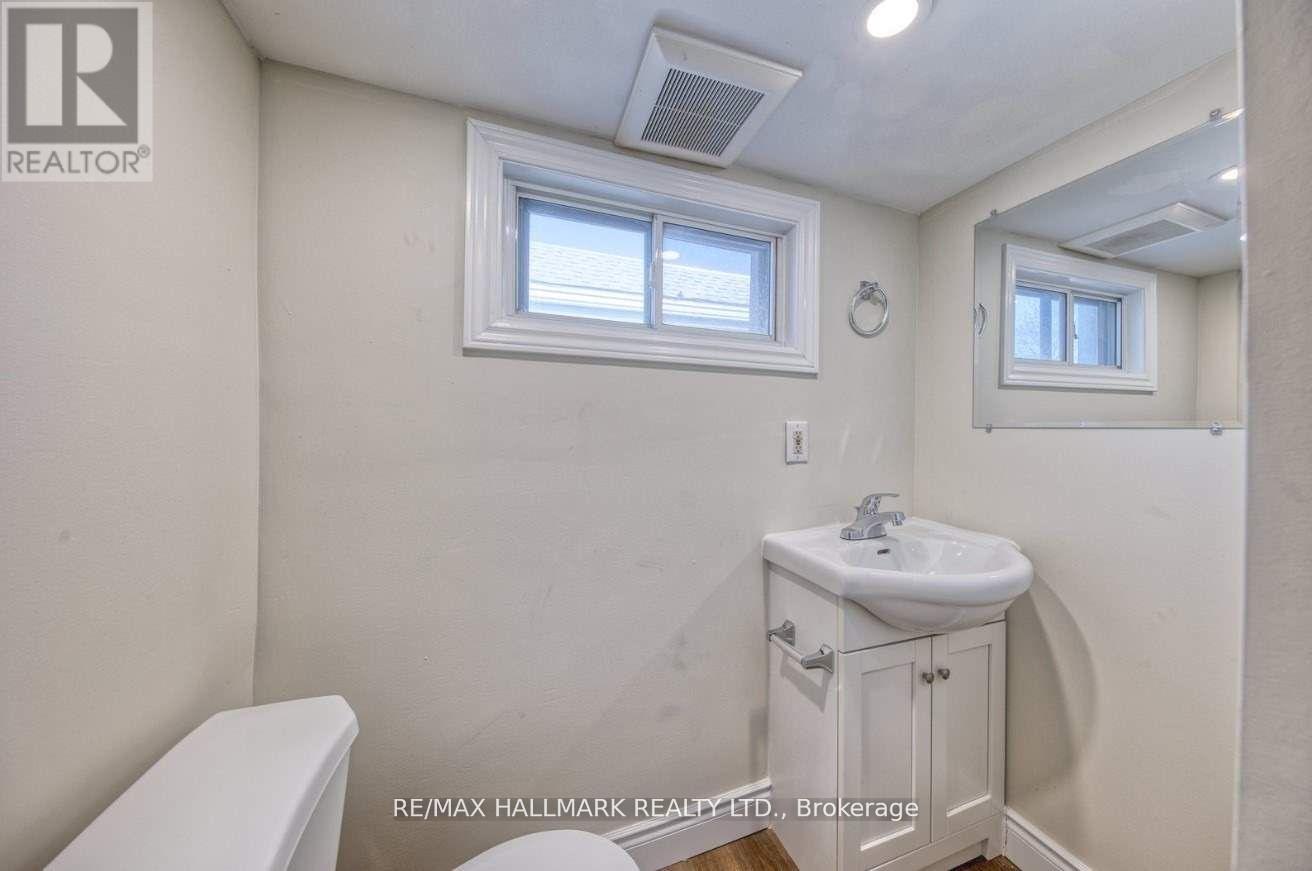 Upper - 46 Springhurst Avenue, Toronto, Ontario  M6K 1B6 - Photo 10 - W12517514