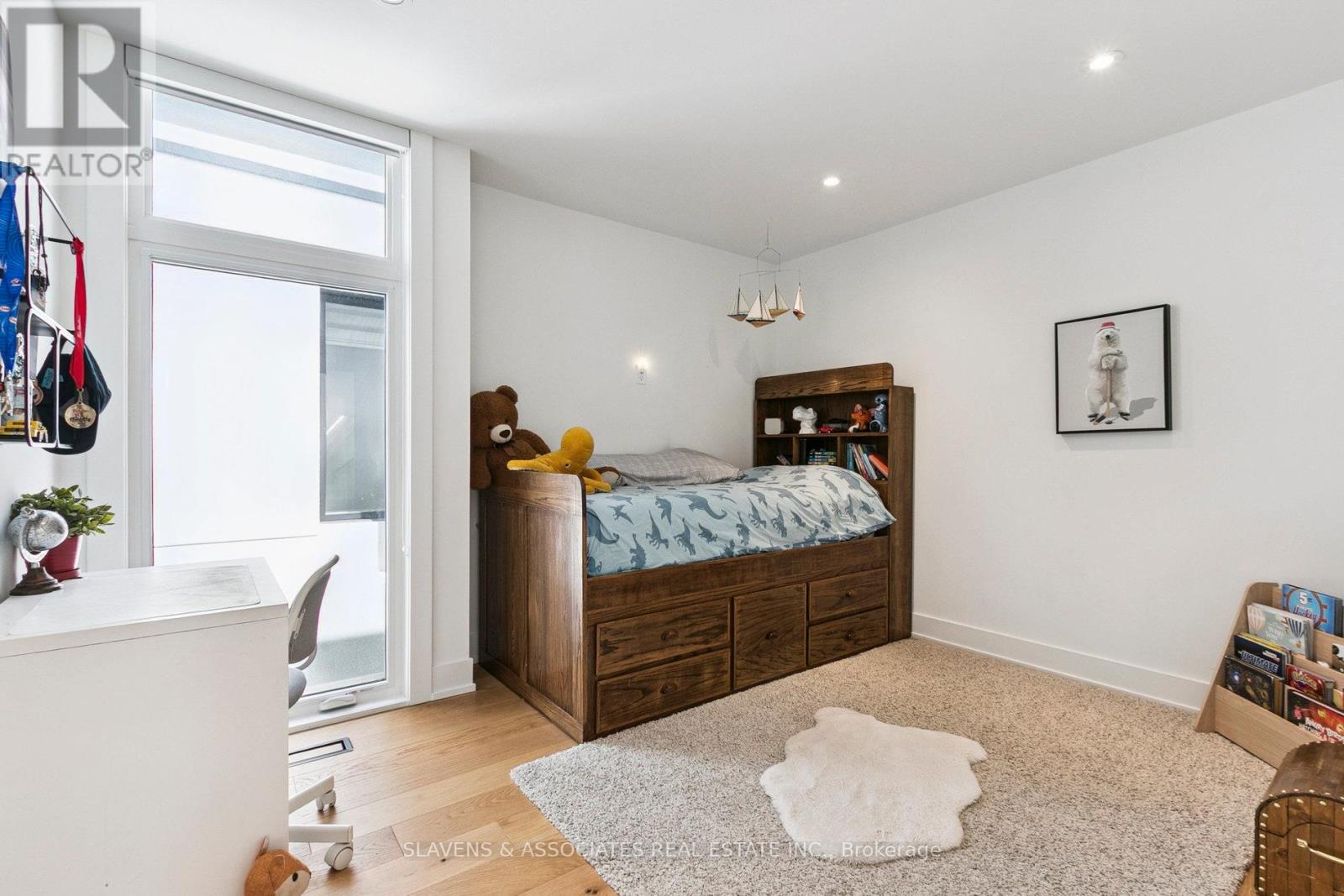 1040 Enola Avenue, Mississauga, Ontario L5G 4A9 - Photo 25 - W12517518