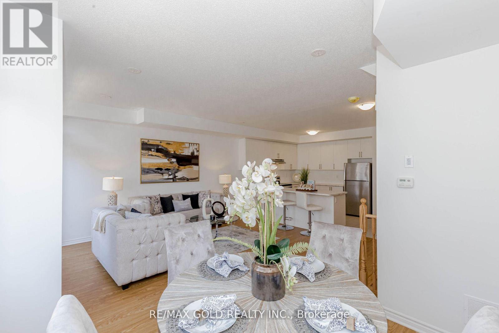 15 Tiveron Avenue, Caledon, Ontario L7C 4L4 - Photo 14 - W12517544