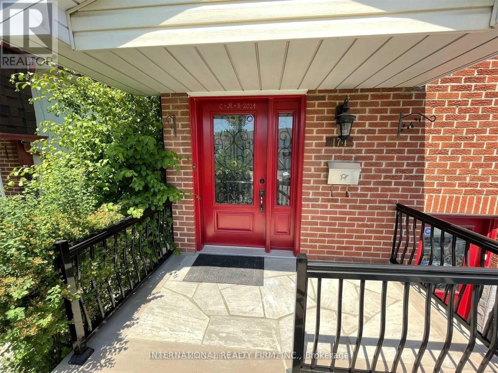 174 BEECH STREET, Brampton, Ontario