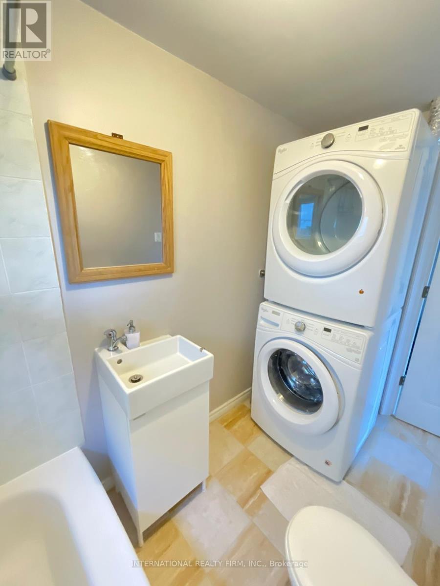 174 Beech Street, Brampton, Ontario  L6V 1V6 - Photo 11 - W12517548