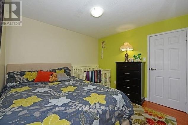 174 Beech Street, Brampton, Ontario  L6V 1V6 - Photo 8 - W12517548