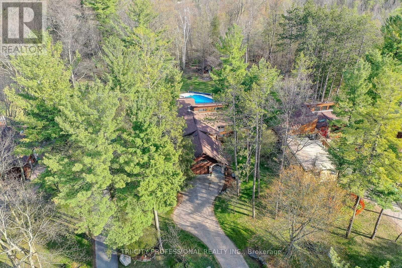 43 Olivers Lane, Caledon, Ontario  L7C 1G5 - Photo 4 - W12517596