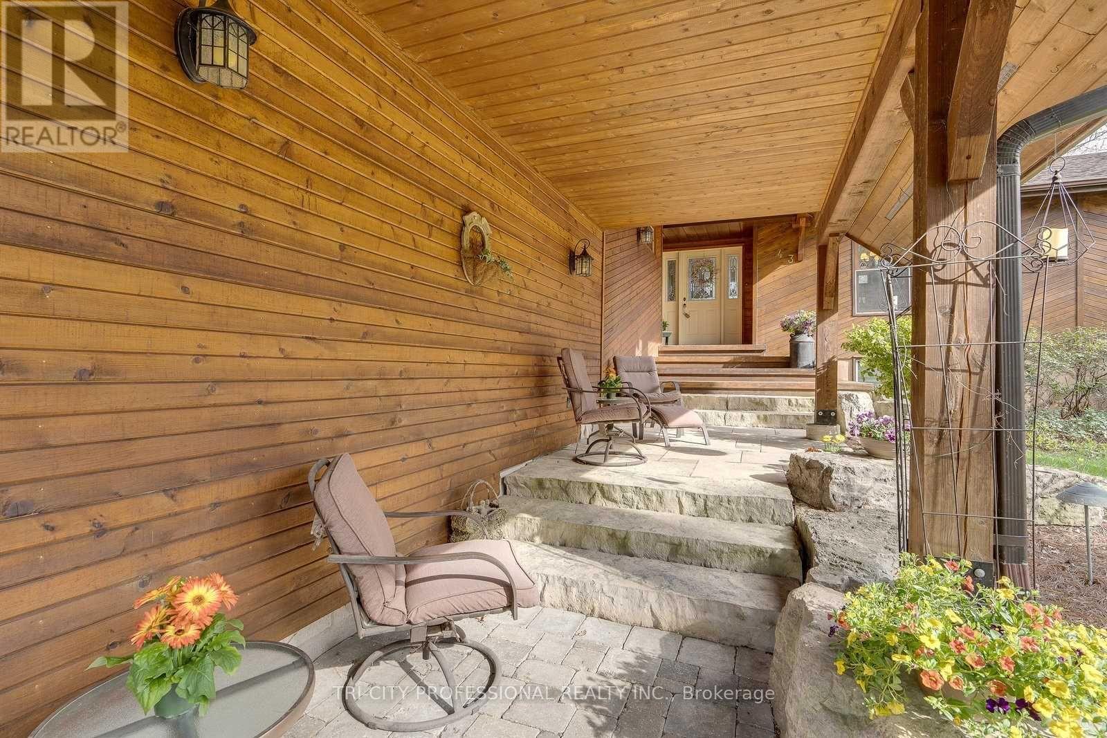 43 Olivers Lane, Caledon, Ontario  L7C 1G5 - Photo 7 - W12517596