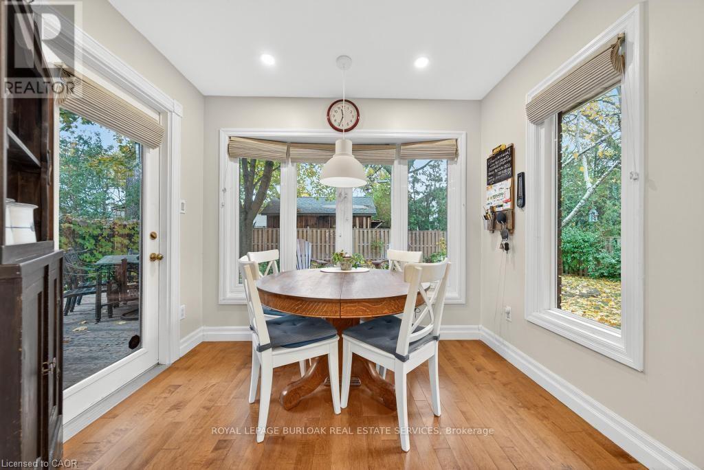 677 Powell Court, Burlington, Ontario  L7R 3E7 - Photo 20 - W12517616