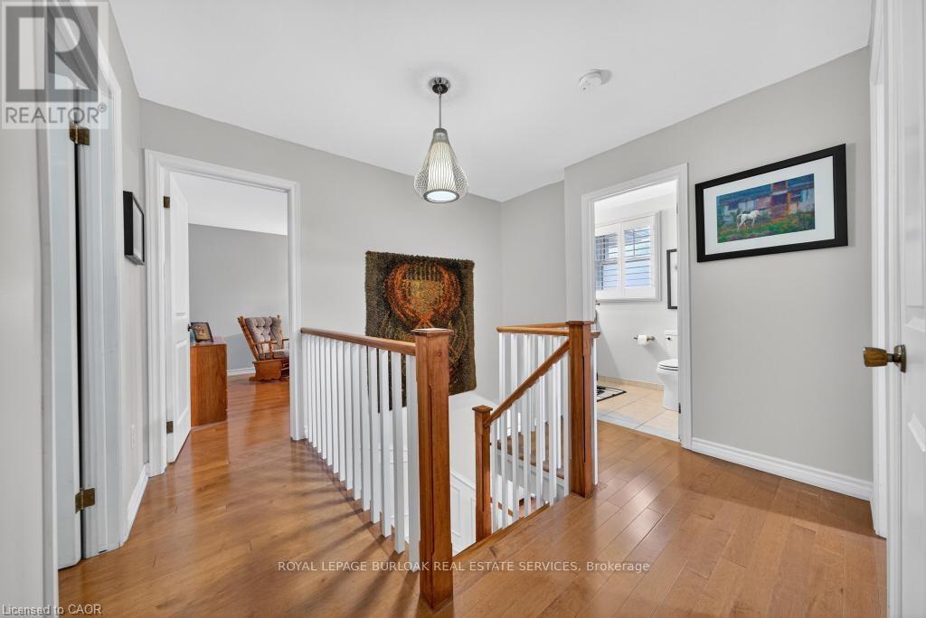 677 Powell Court, Burlington, Ontario  L7R 3E7 - Photo 22 - W12517616