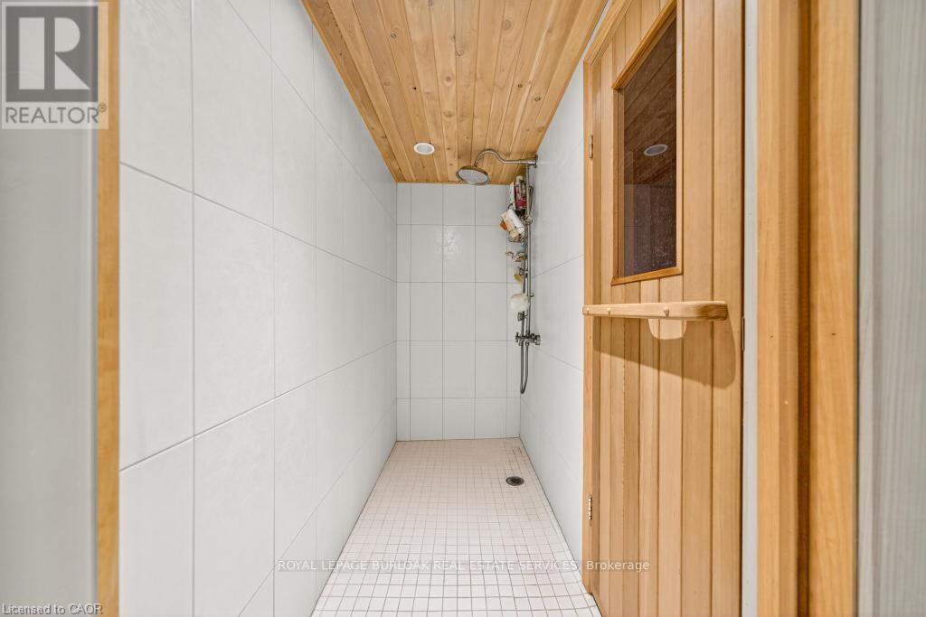 677 Powell Court, Burlington, Ontario  L7R 3E7 - Photo 39 - W12517616