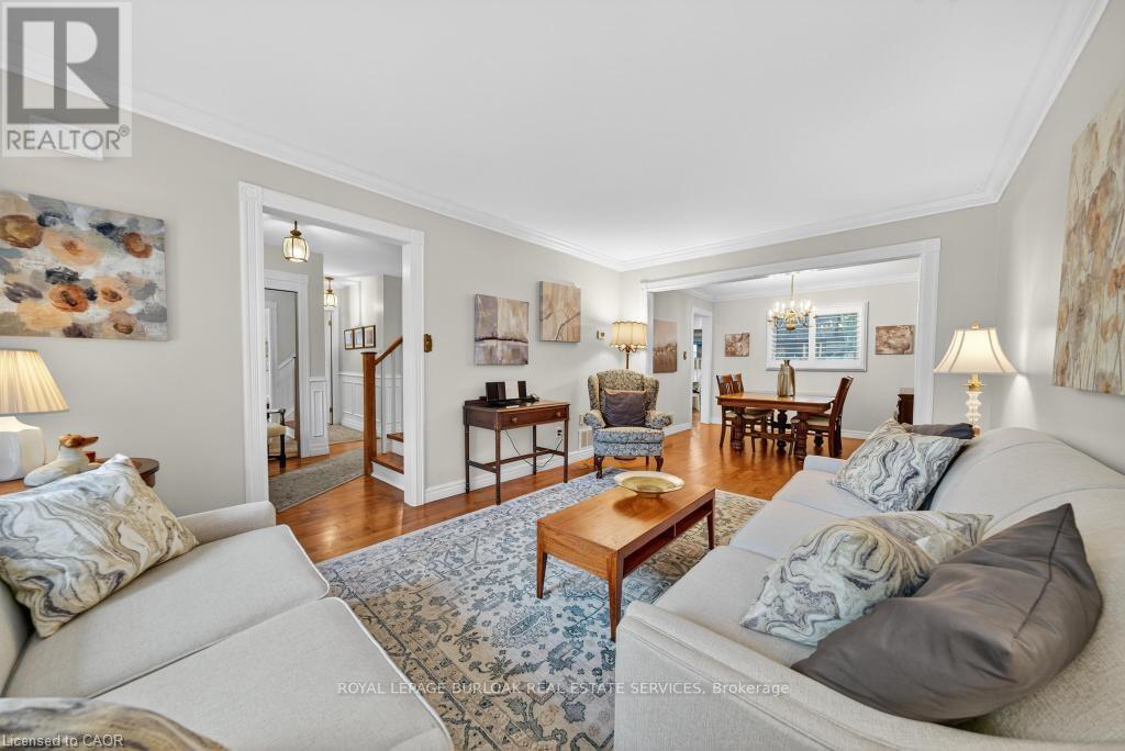 677 Powell Court, Burlington, Ontario  L7R 3E7 - Photo 6 - W12517616