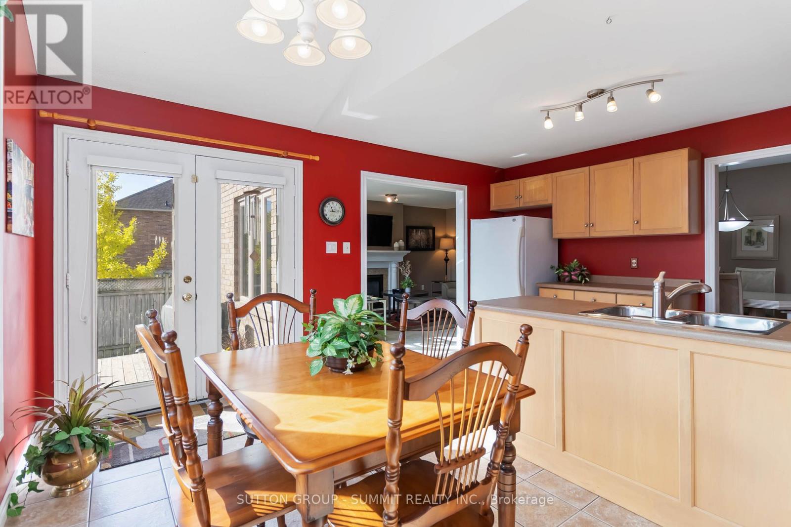 518 Sandcherry Drive, Burlington, Ontario  L7T 4L5 - Photo 9 - W12517628