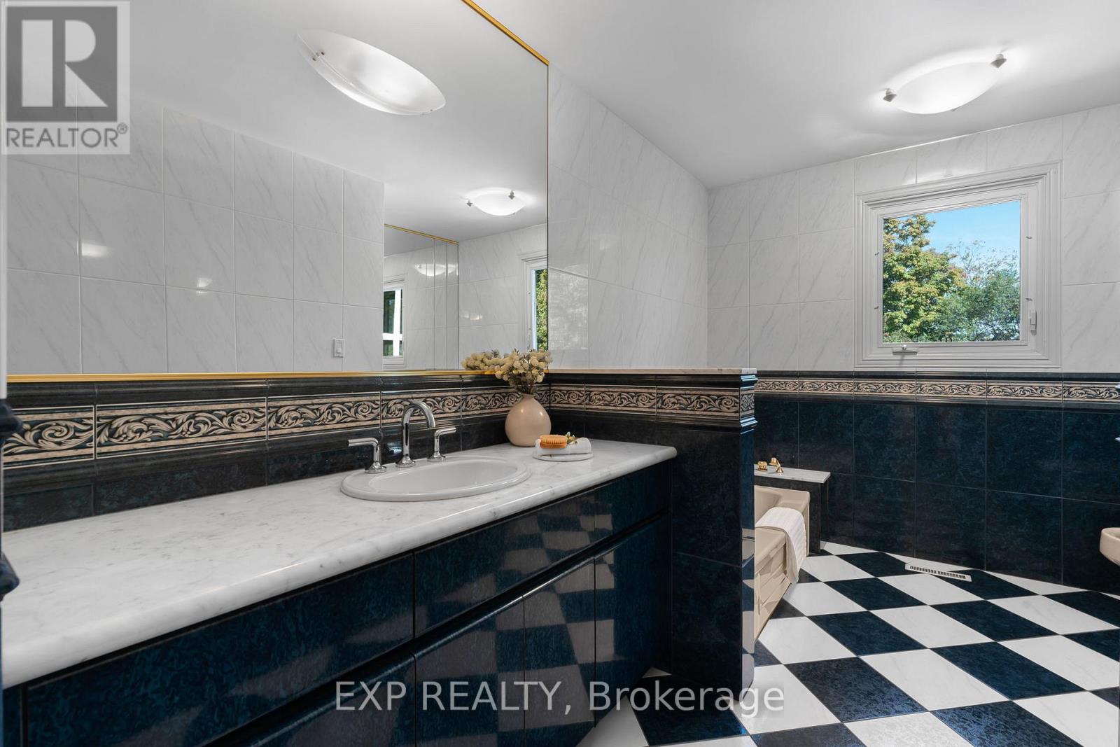 887 Montgomery Drive, Hamilton, Ontario  L9G 3H6 - Photo 19 - X12517556