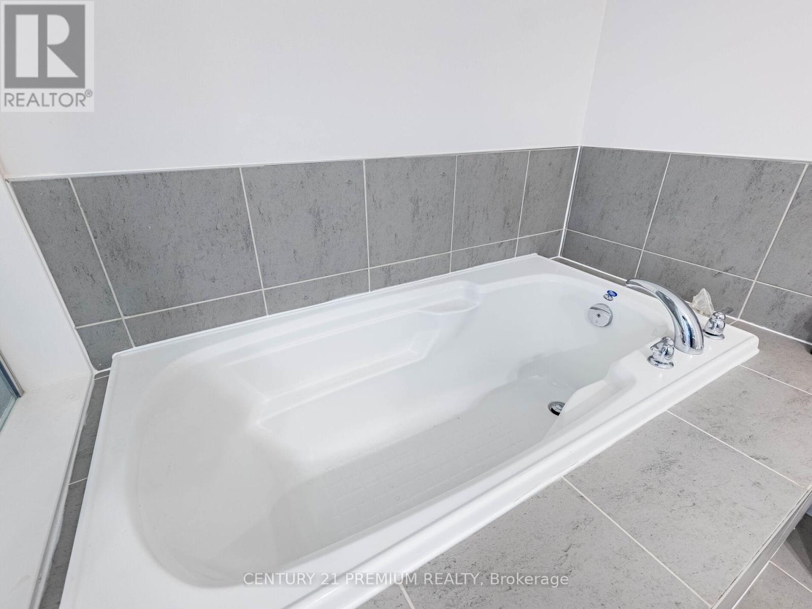 60 Yale Drive, Hamilton, Ontario  L0R 1W0 - Photo 25 - X12517564