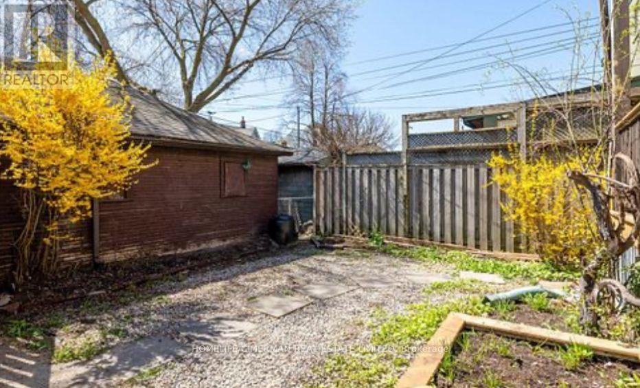 89 Ellsworth Avenue, Toronto, Ontario  M6G 2K4 - Photo 12 - C12517642