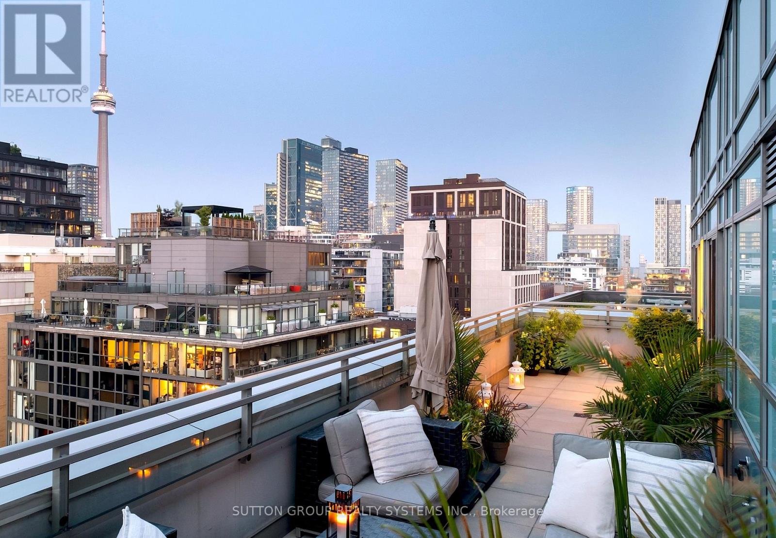 612 - 156 PORTLAND STREET, Toronto, Ontario