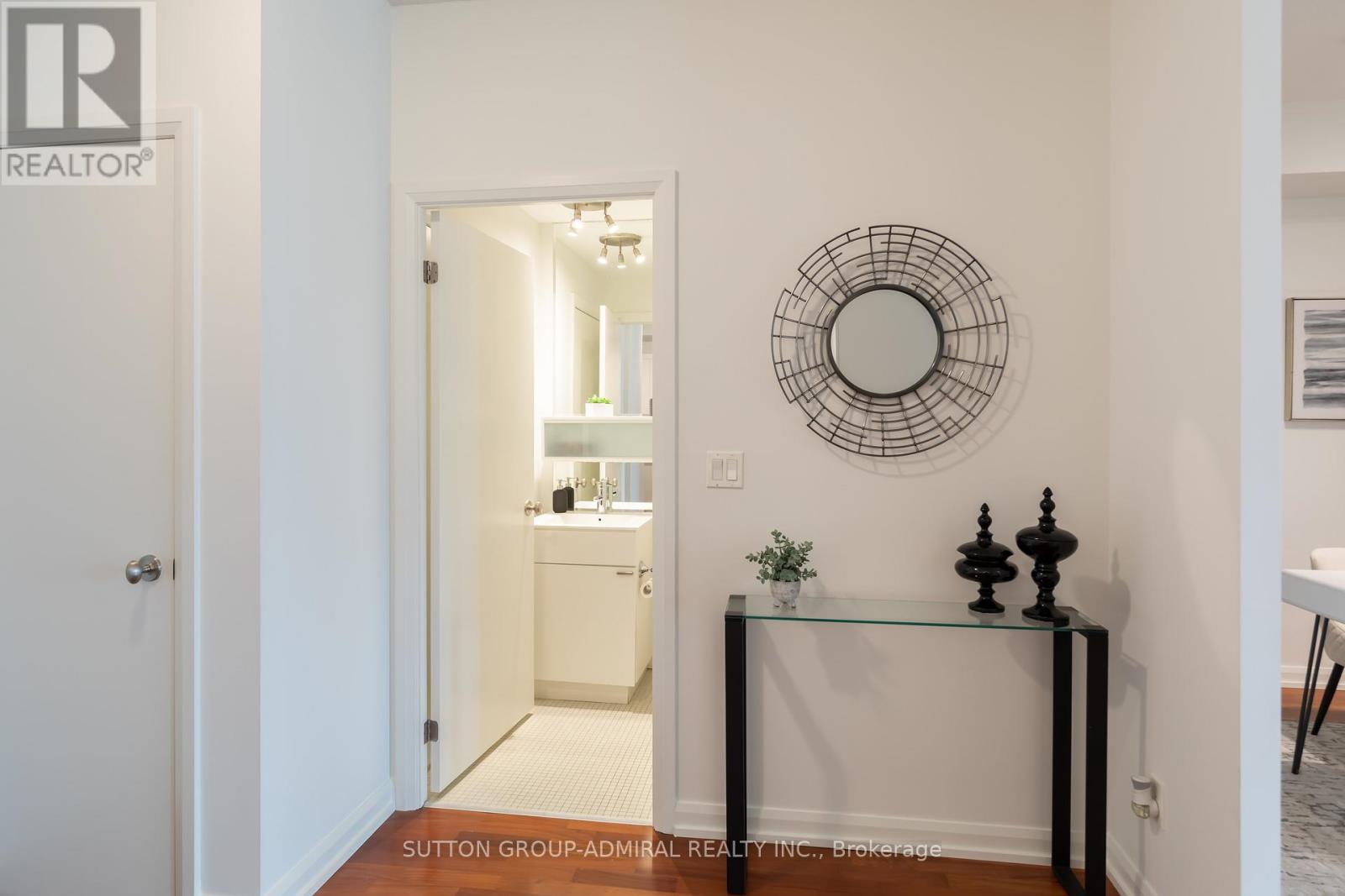 1109 - 111 Elizabeth Street, Toronto, Ontario M5G 1P7 - Photo 3 - C12517718