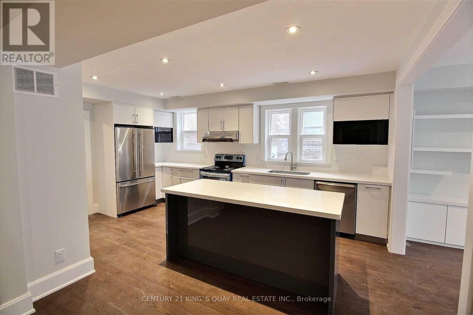 Main Fl - 1763 Bayview Avenue, Toronto, Ontario  M4G 3C5 - Photo 2 - C12517770