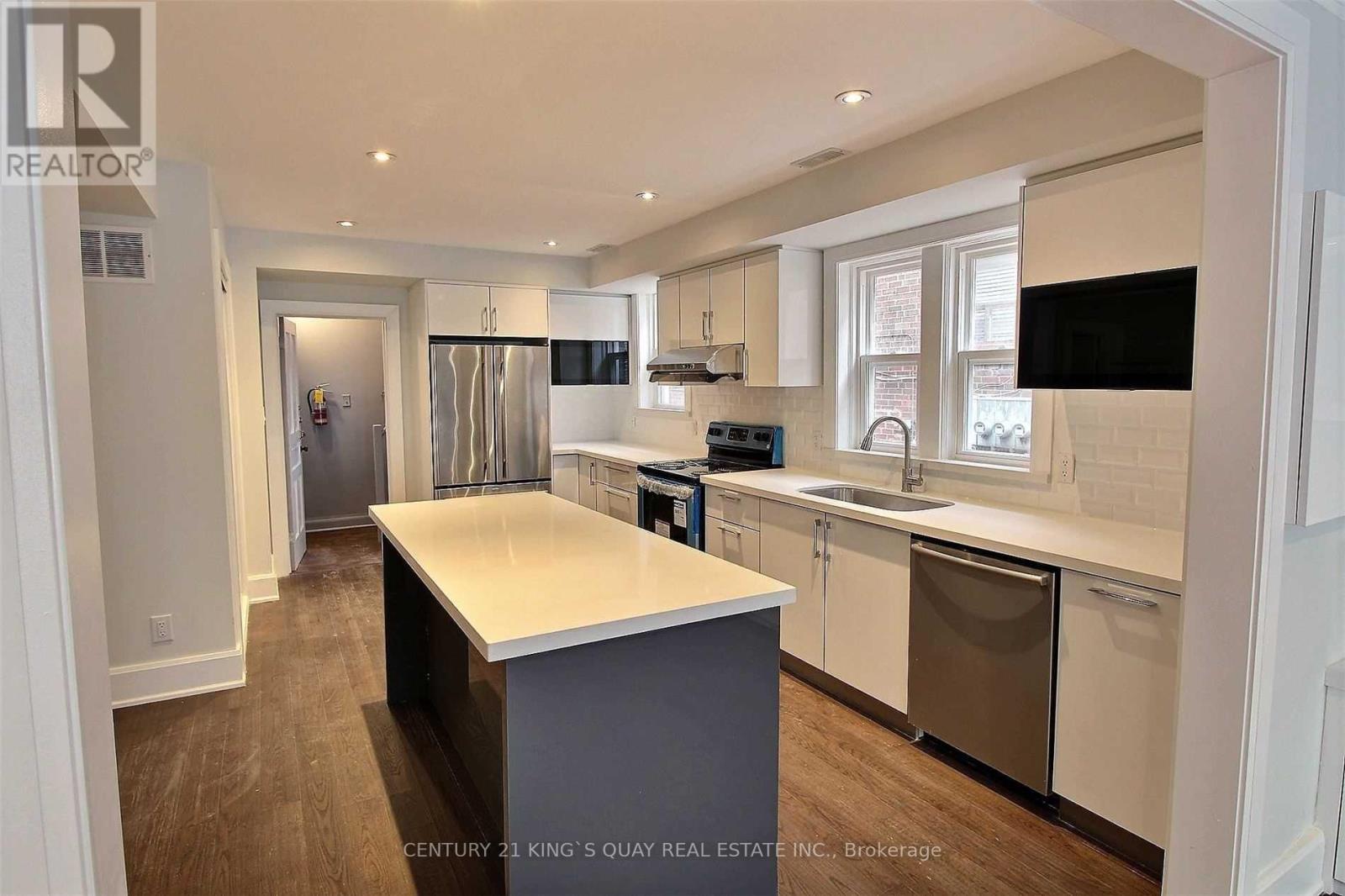 Main Fl - 1763 Bayview Avenue, Toronto, Ontario  M4G 3C5 - Photo 3 - C12517770