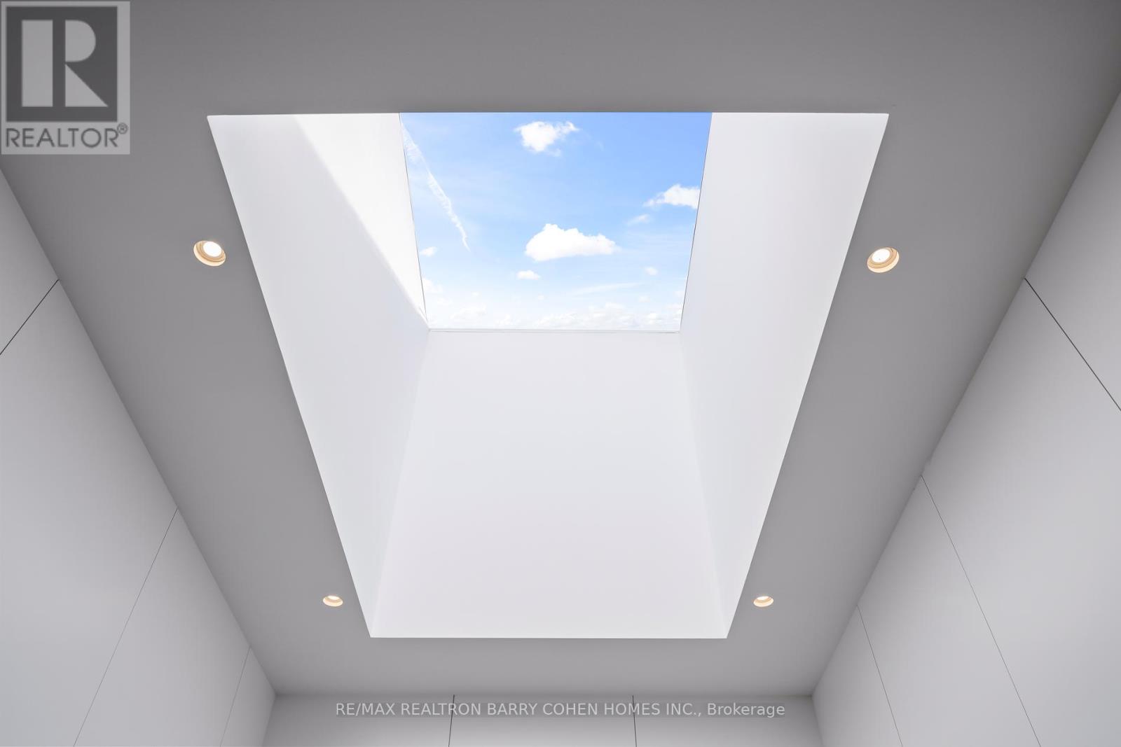 90 Esgore Drive, Toronto, Ontario  M5M 3R8 - Photo 22 - C12474838