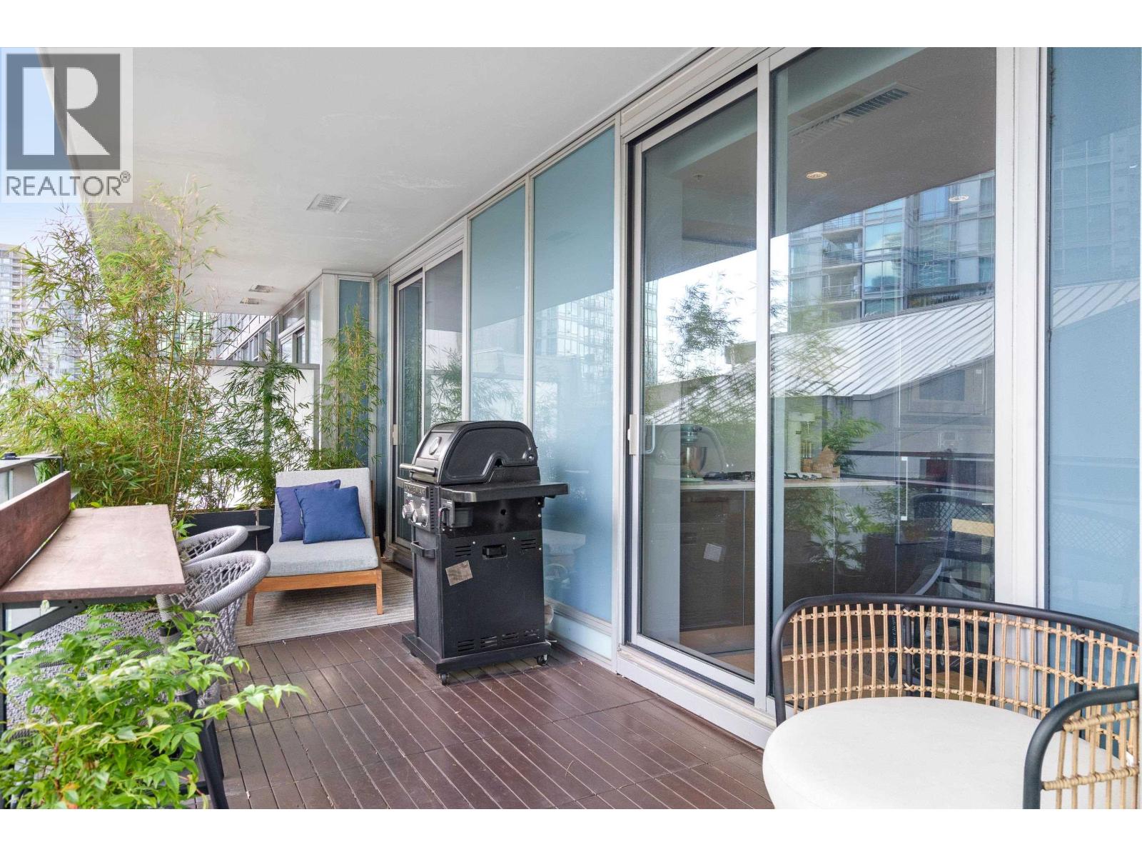 601 1499 W Pender Street, Vancouver, British Columbia V6G 0A7 - Photo 8 - R3061142