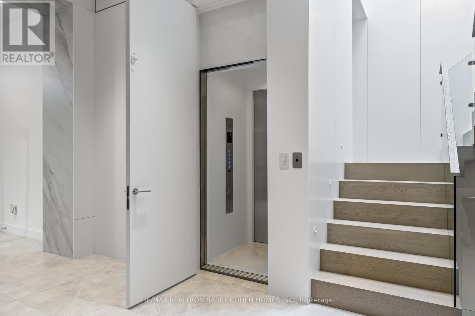 90 Esgore Drive, Toronto, Ontario  M5M 3R8 - Photo 34 - C12474838