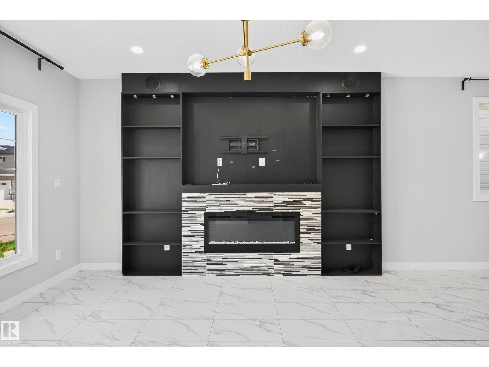 4710 35 St, Beaumont, Alberta  T4X 2Y4 - Photo 2 - E4459198